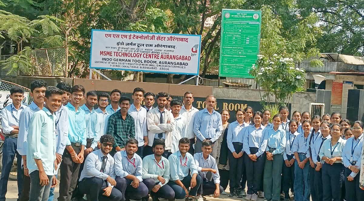 गोदावरी अभियांत्रिकीच्या विद्यार्थ्यांची आयजीटीआर येथे औद्योगिक भेट आधुनिक उत्पादन तंत्रज्ञान, टूल-डाय निर्मिती व अचूक अभियांत्रिकीचा घेतला प्रत्यक्ष अनुभव